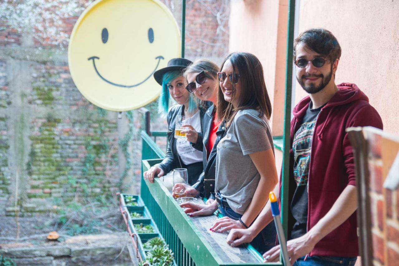 Reveller'S Hostel Dordegol Zewnętrze zdjęcie