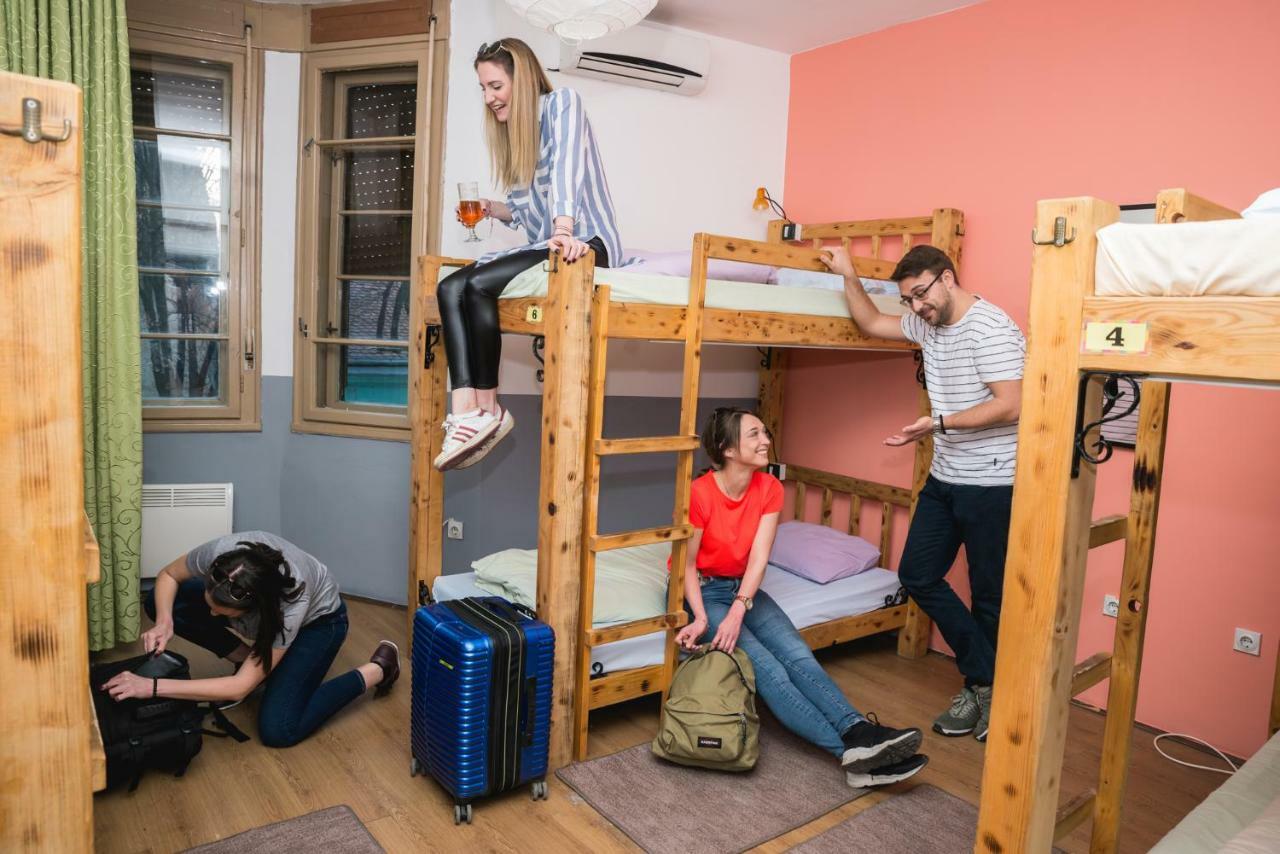 Reveller'S Hostel Dordegol Zewnętrze zdjęcie