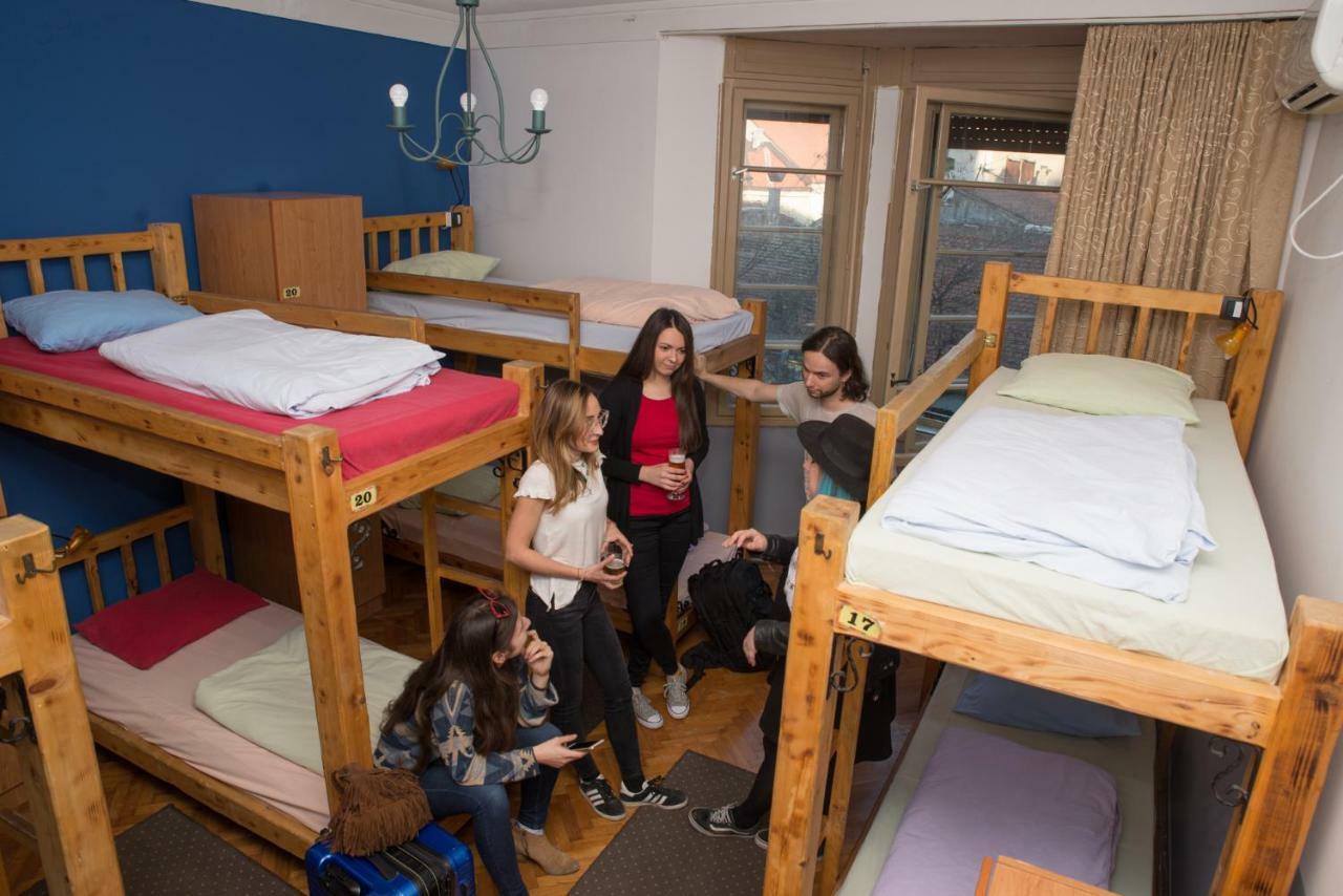 Reveller'S Hostel Dordegol Zewnętrze zdjęcie