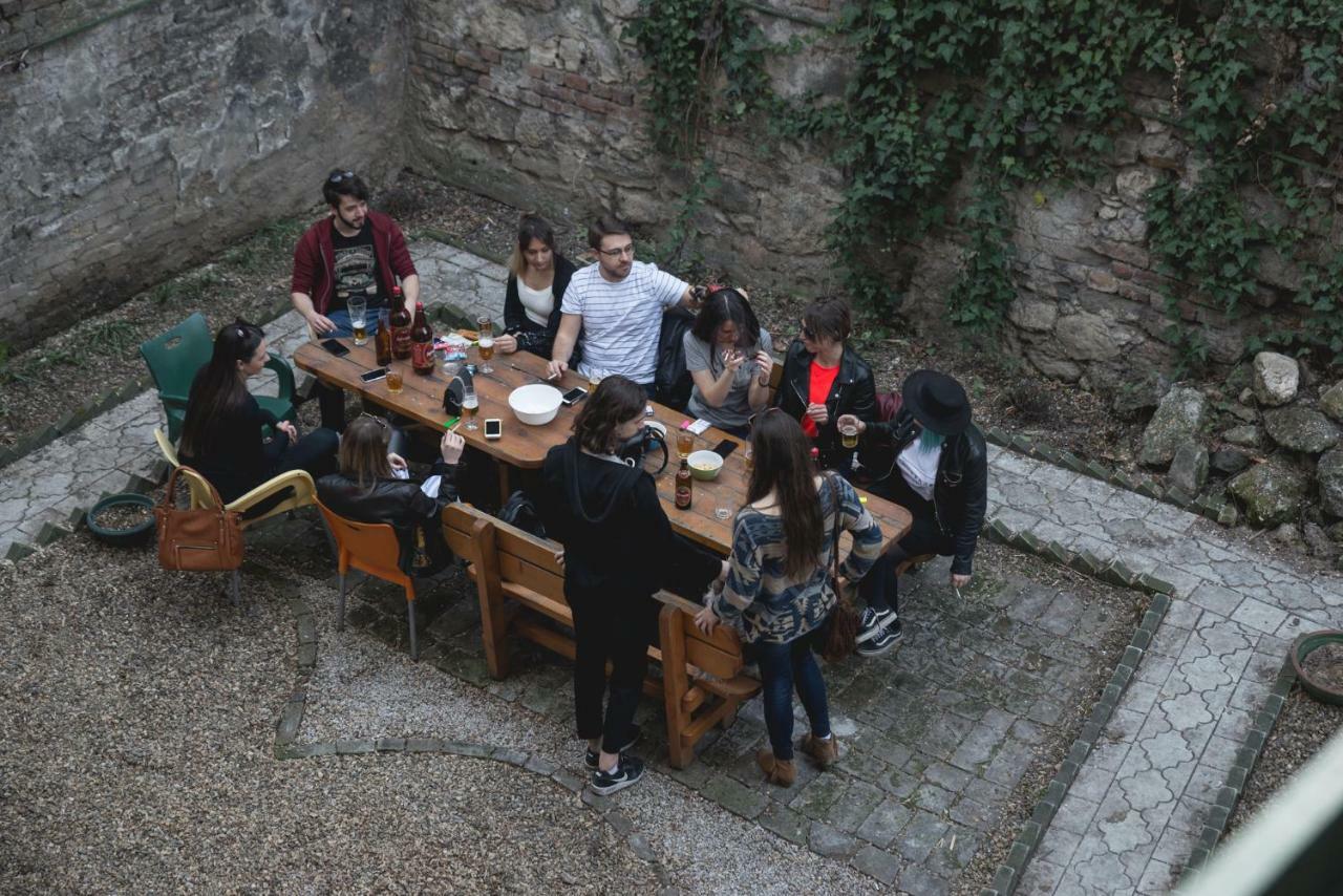 Reveller'S Hostel Dordegol Zewnętrze zdjęcie
